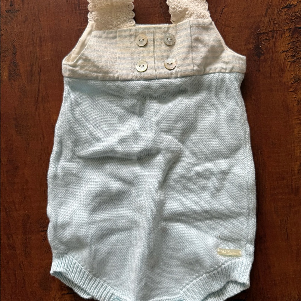 Pili Carrera Cream and Light Blue Knitted Newborn Baby Romper